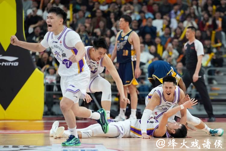 CBA常规赛:广东东阳光主场惜败北京控股 CBA常规赛:广东东阳光主场惜败北京控股